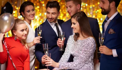 friends-partying-together-new-years-eve